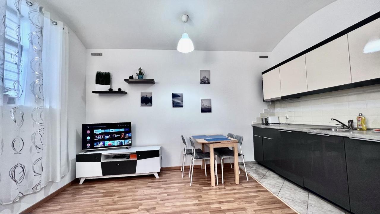 Ground Floor Apartment Прага Экстерьер фото