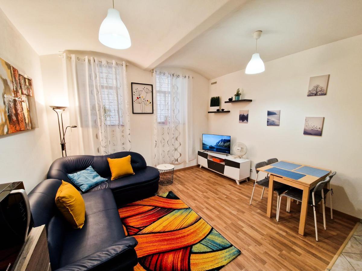 Ground Floor Apartment Прага Экстерьер фото