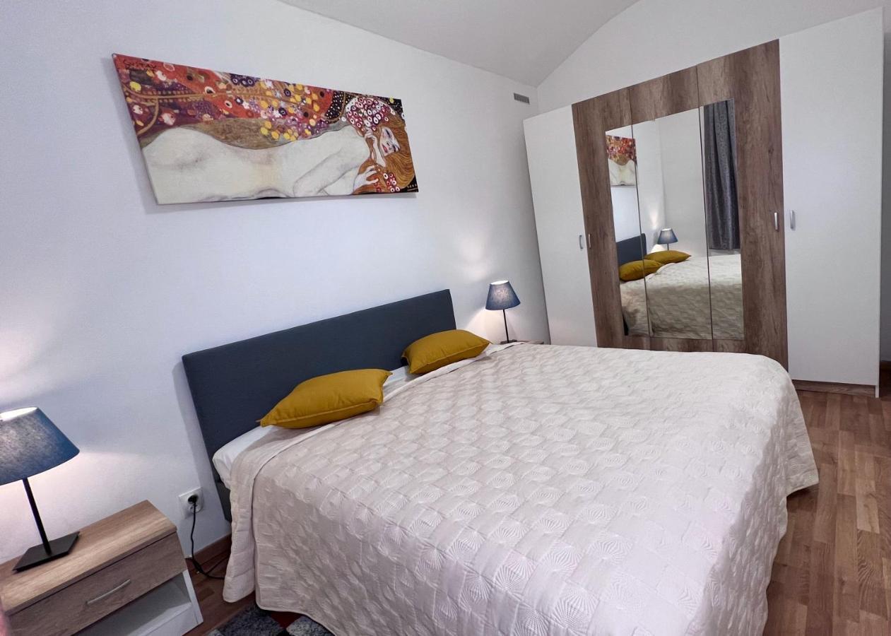 Ground Floor Apartment Прага Экстерьер фото