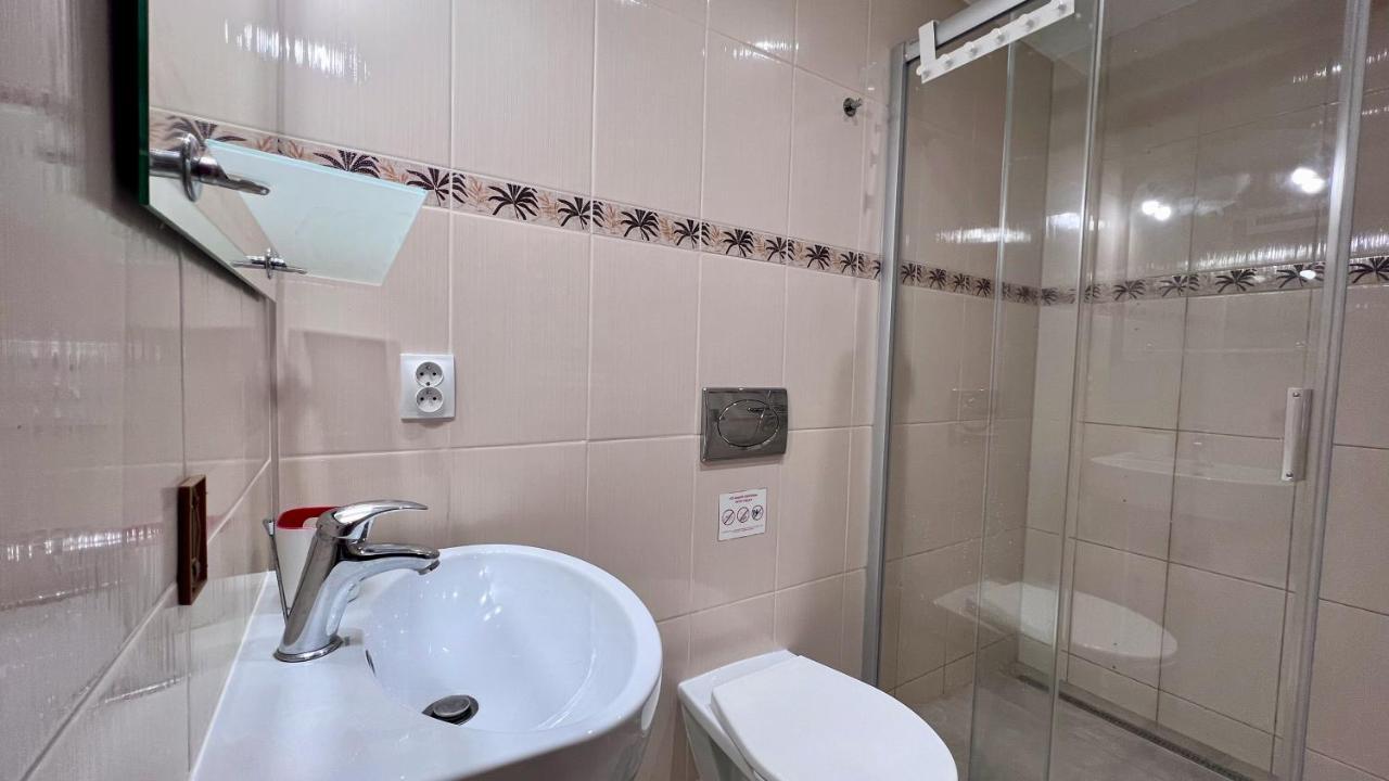 Ground Floor Apartment Прага Экстерьер фото